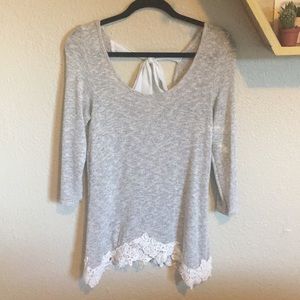 Sweater with bow on back // Size large